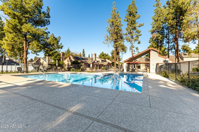 Building Photo - 14002 N 49th Ave