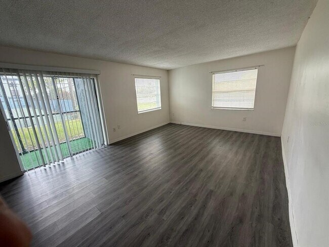 Building Photo - 2503 N Alafaya Trail