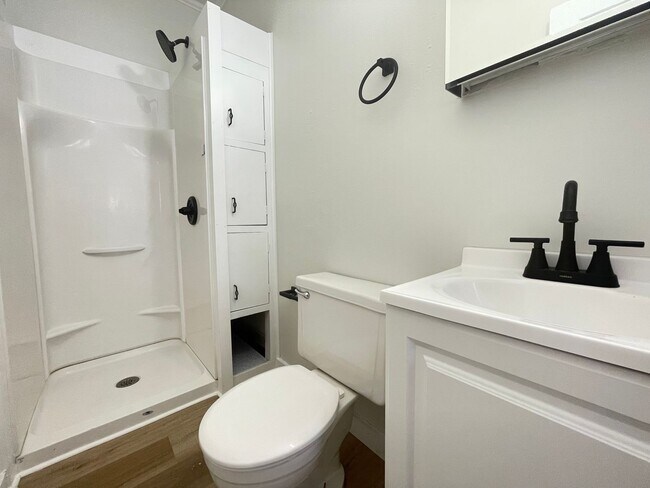 Building Photo - 71 6th St