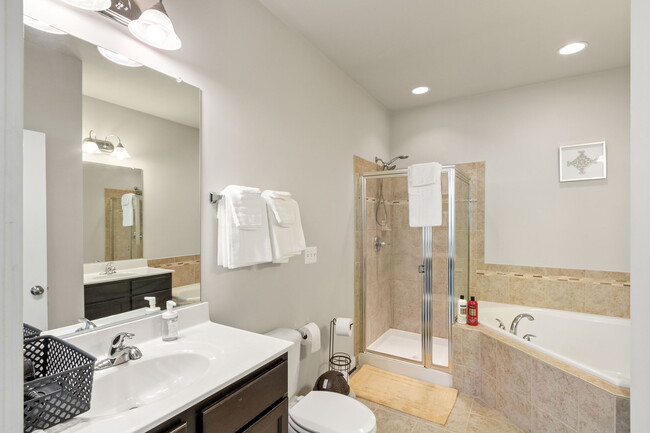 Building Photo - 202 Shamrock Dr