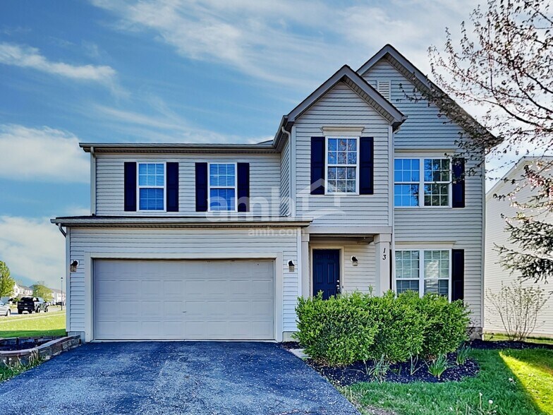 Primary Photo - 13 Stoney Bluff Way
