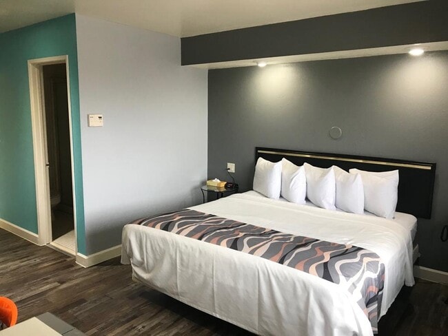 Building Photo - Valued Stay Madison
