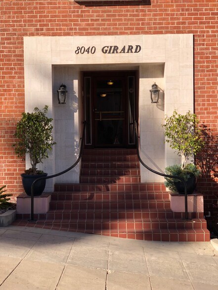 Building Photo - 8040 Girard Ave