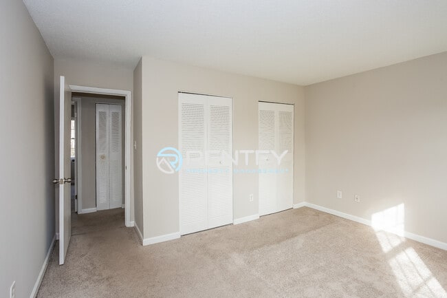 Building Photo - 11045 Hunter Trail Ln