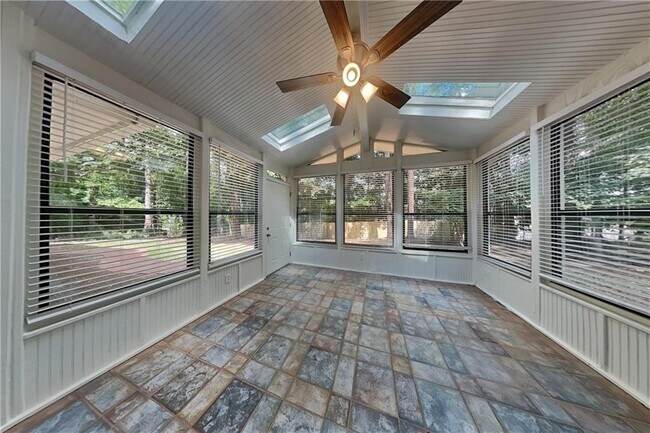 Building Photo - 707 Ketch Cove