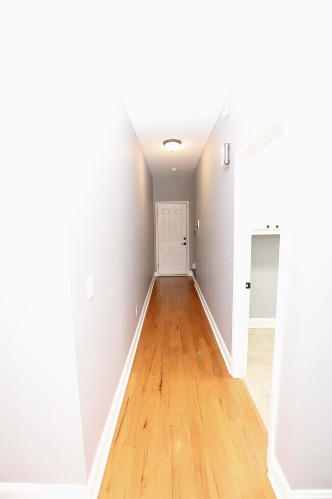 Building Photo - 1855 Beachforest Way