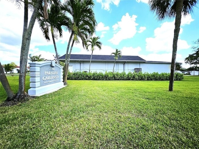 Building Photo - 1040 NW 73rd Terrace