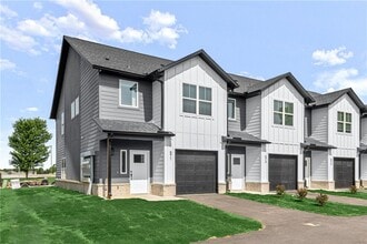 Building Photo - 547 W Pickens Rd