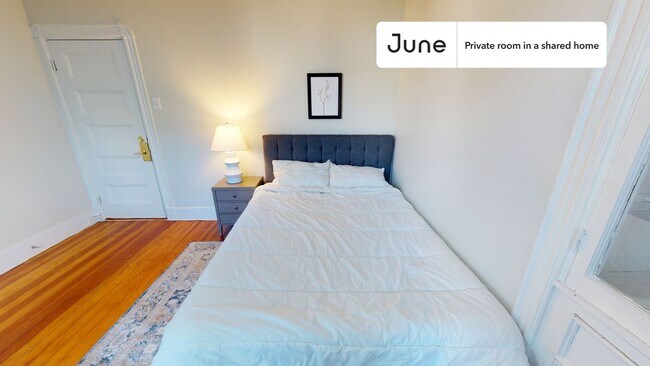 Building Photo - Room in Shared 4 bed/1 bath home