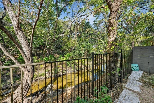 Building Photo - 2710 Wilson St