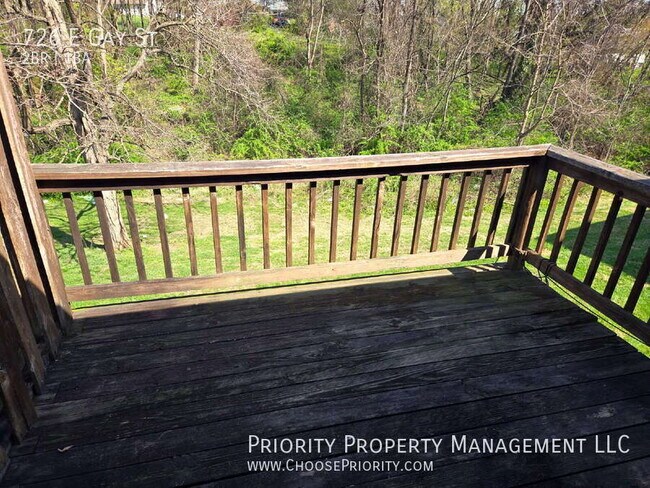 Building Photo - 726 E Gay St