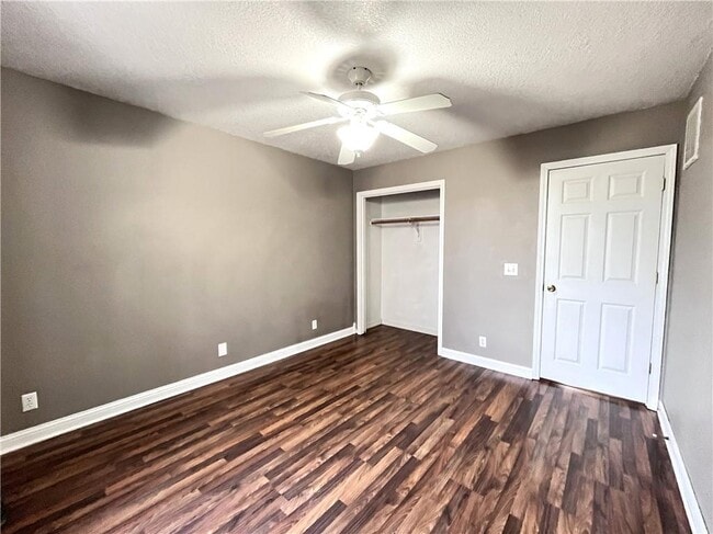 Building Photo - 95 Bassingham Dr