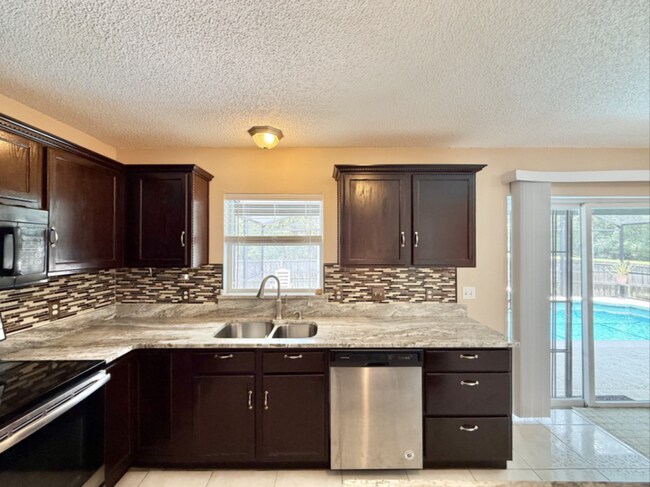 Building Photo - 1431 Teal Dr
