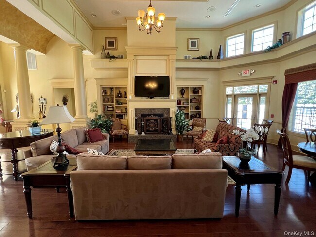 Building Photo - 25 Fairways Dr