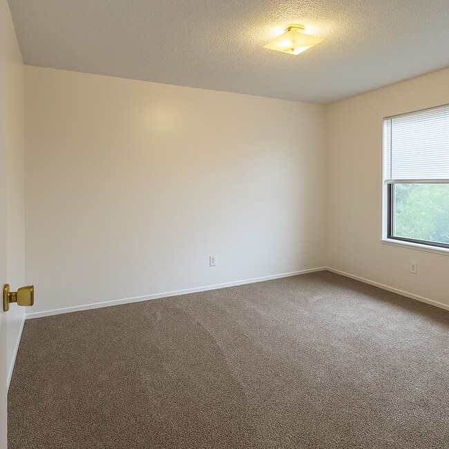 Building Photo - 2512 Elmwood Pkwy