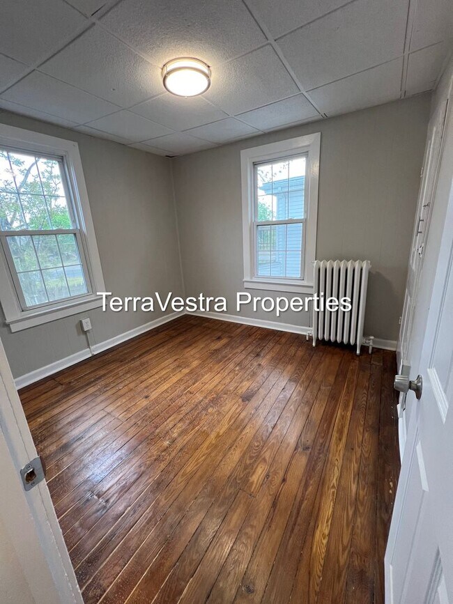 Building Photo - 4 Bed in Millville! Eligible for $500 Security Deposit.