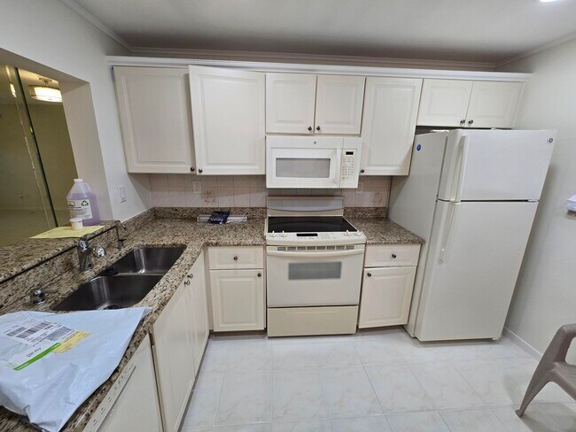 Building Photo - 9413 Boca Cove Cir