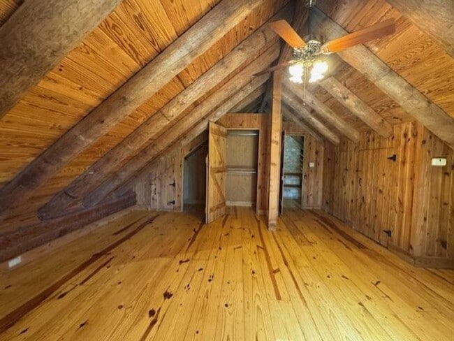 Building Photo - FOR LEASE!!!!!!!!!!
