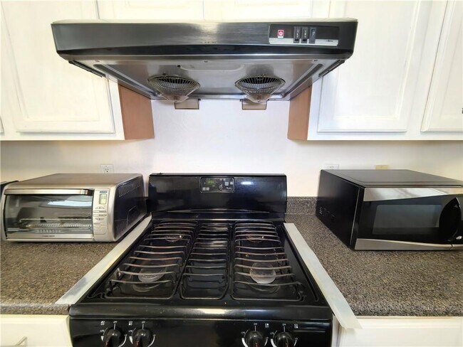 Building Photo - 3362 Briaroak Dr