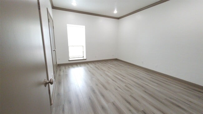 Building Photo - 2400 N Braeswood Blvd