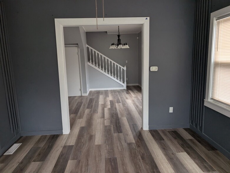 Building Photo - 1219 Burton St