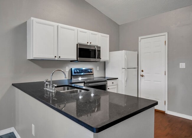 Building Photo - 109 Cabana Way