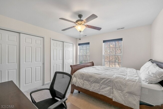 Building Photo - 706 Skyline Dr