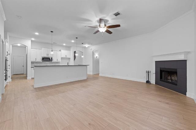 Building Photo - 400 Hidden Lake Ct