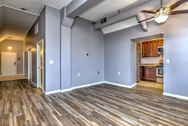 Building Photo - 146 High St