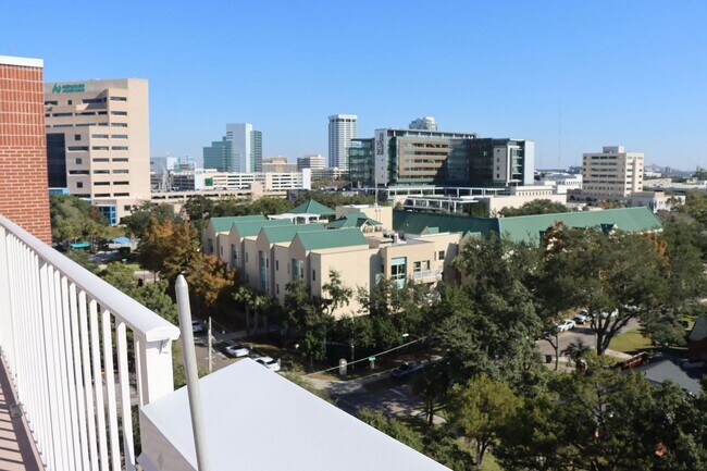 Building Photo - Luxurious Two-Story Condo with Breathtaking River Views ?