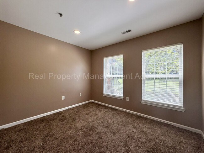 Building Photo - Rare and Modern Downtown Southfield Condo with 3 Beds, 2.5 Baths + 2-Car Garage