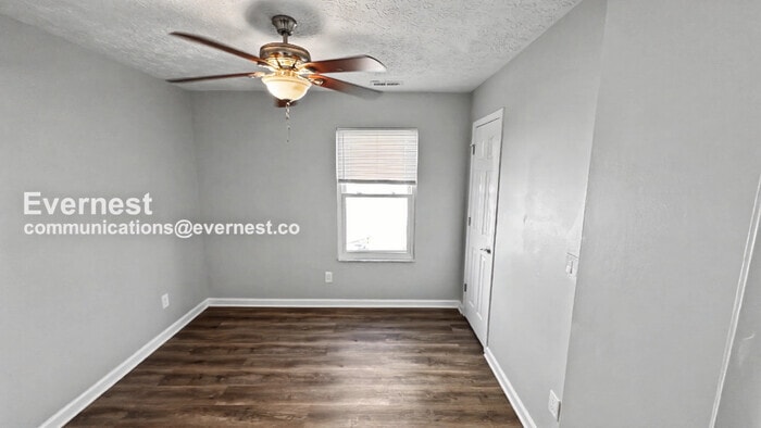 Building Photo - 1475 Pineland Ct