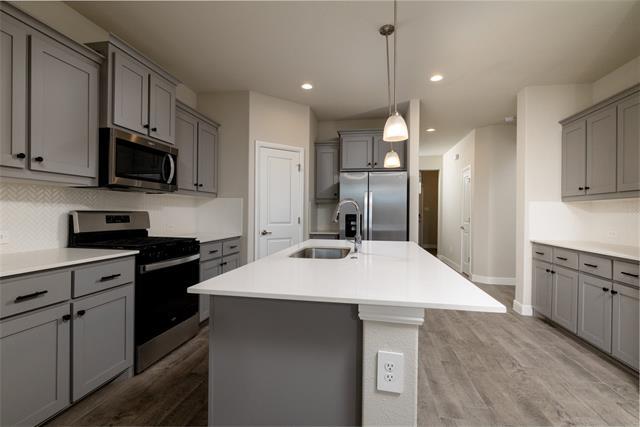 Building Photo - 2212 Gill Star Dr