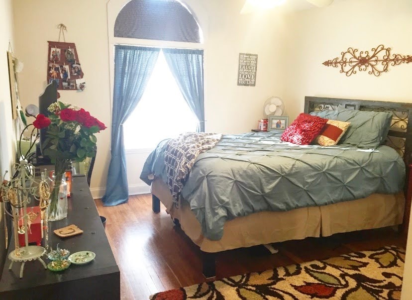 Building Photo - 1618 1st Ave