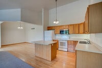 Building Photo - 24 Redtail Bend