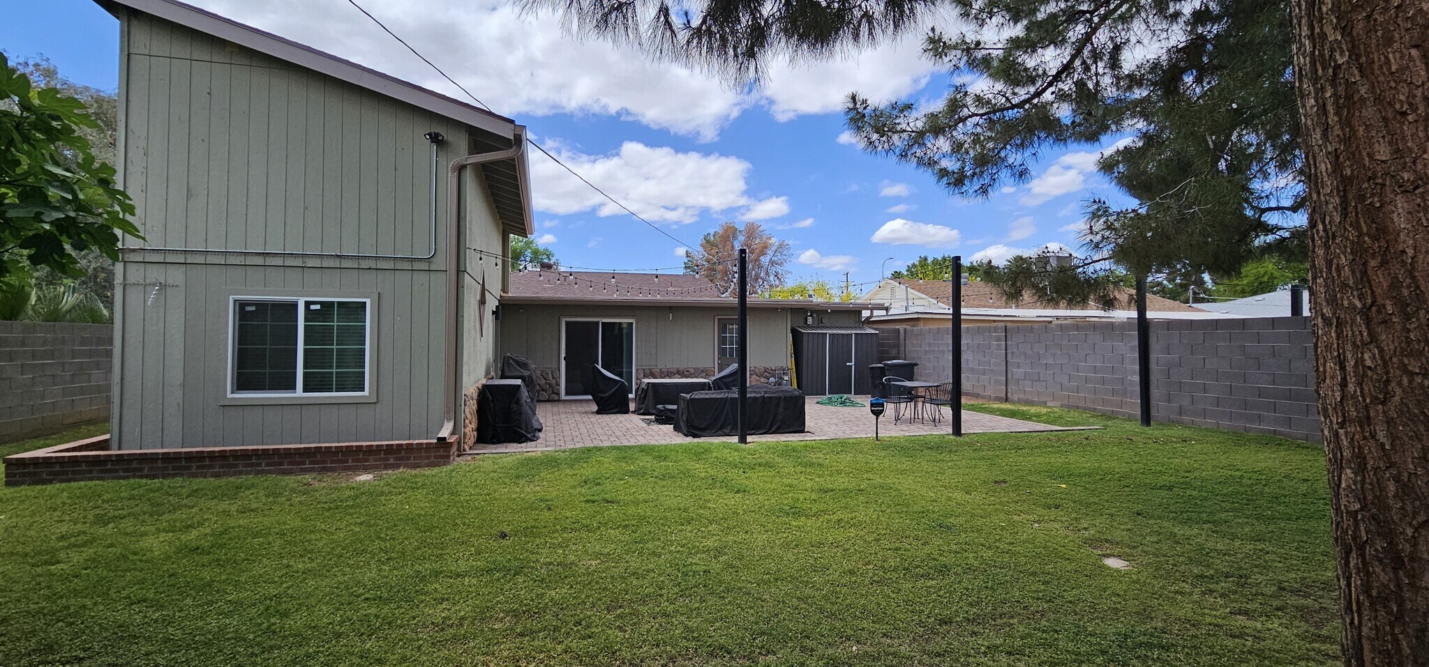 Building Photo - 1021 S Una Ave