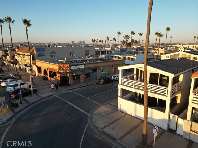 Building Photo - 2214 W Oceanfront