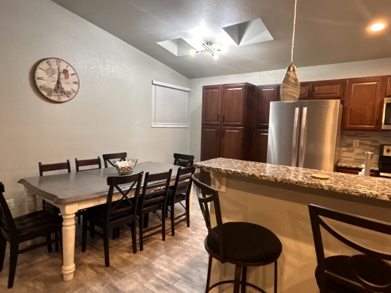 Building Photo - 3108 Moonbeam Cir S