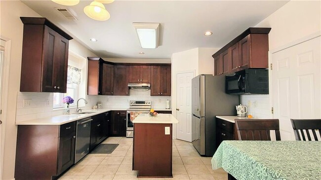 Building Photo - 2835 Olde Town Park Dr