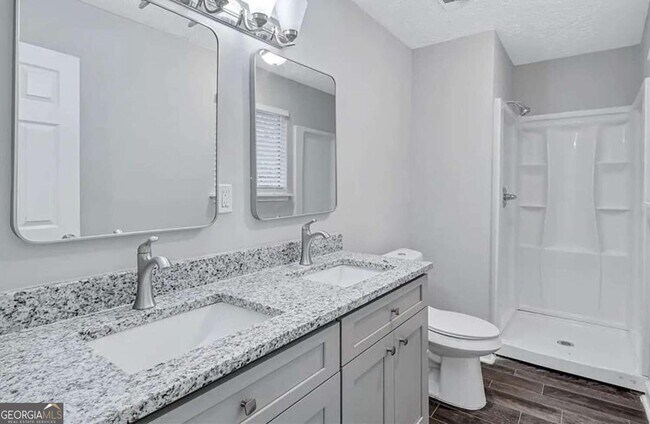 Building Photo - 3150 Cadiz Cir