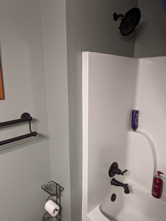 Building Photo - 22 Lyndhurst Dr