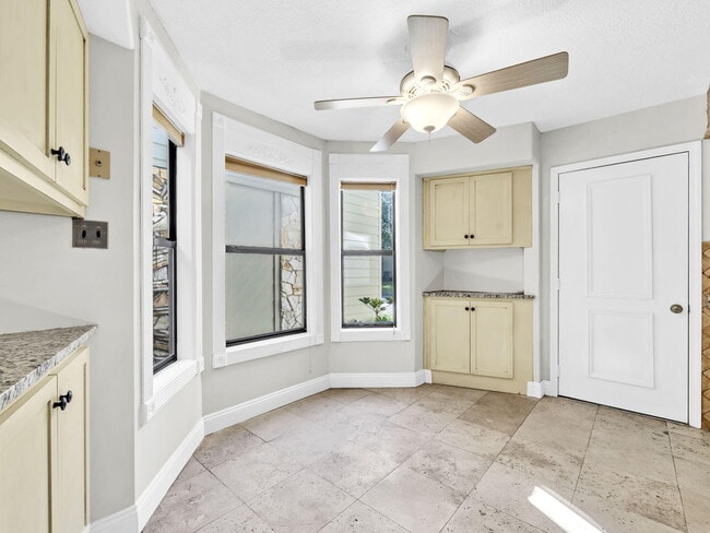 Building Photo - 258 Kidd St