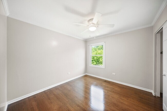 Building Photo - 310 Chesterfield Ln