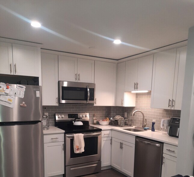 Building Photo - 30 Parish Pathe