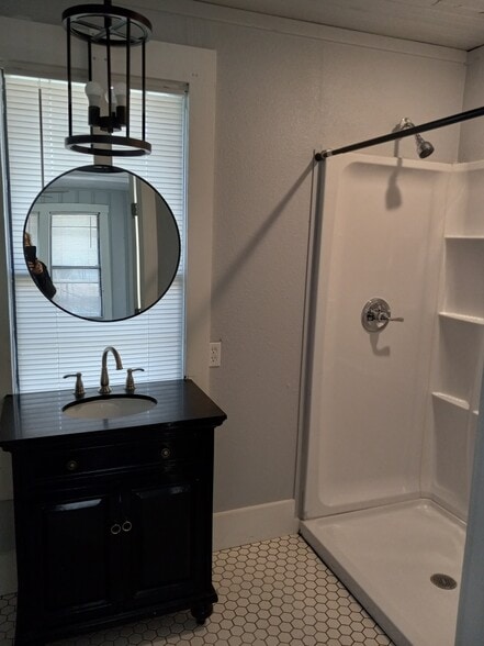 En-suite bathroom for primary bedroom - 2118 W 3rd Ave