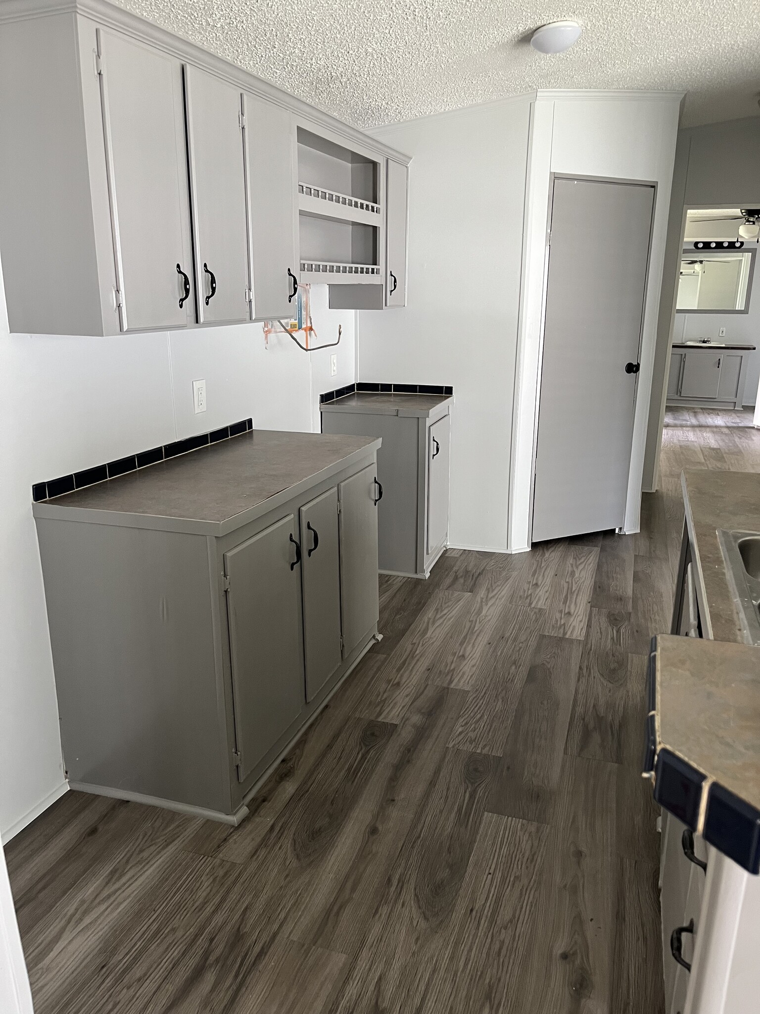 Kitchen - 22811 Ford Rd