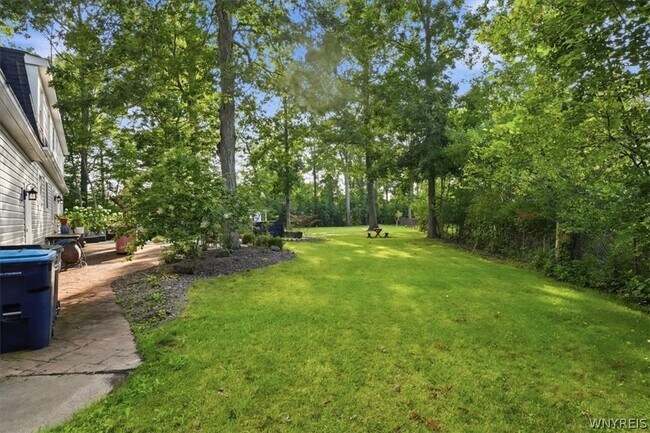 Building Photo - 125 Amberwood Dr
