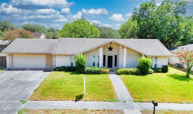 Building Photo - 607 Rosewood Dr