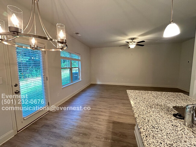 Building Photo - 225 Hydrangea Ct