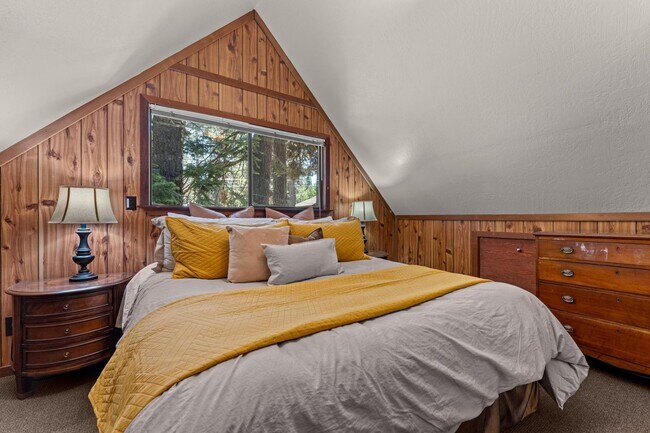 Building Photo - SKI LEASE: Hot Tub, Pet Friendly, Wood Stove
